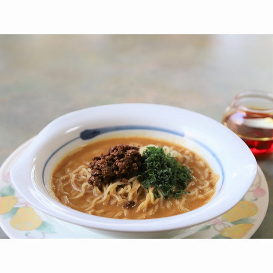 オー・ドゥ・ピュール特製　担々麺